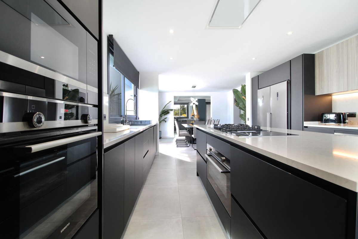 3 Bed Townhouse for sale in San Pedro De Alcántara Costa Del Sol, Málaga, Spain