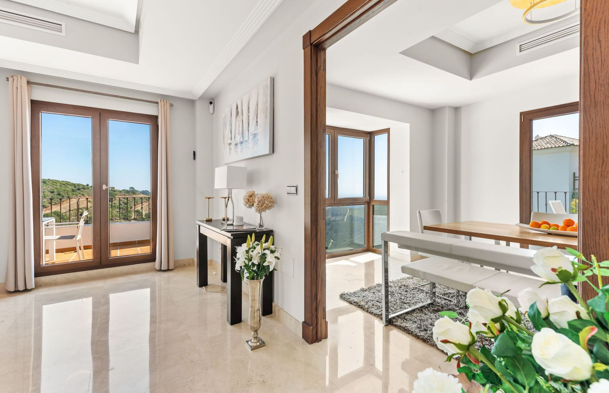 5 Bed Townhouse for sale in Benahavís Costa Del Sol, Málaga, Spain