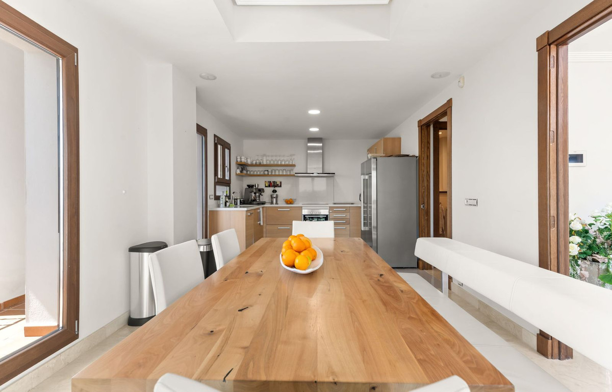 5 Bed Townhouse for sale in Benahavís Costa Del Sol, Málaga, Spain