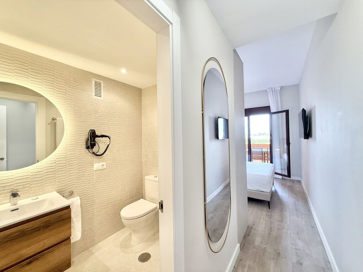 Se vende Apartamento Planta Media de 2 dormitorios en Costa Del Sol, Málaga, España