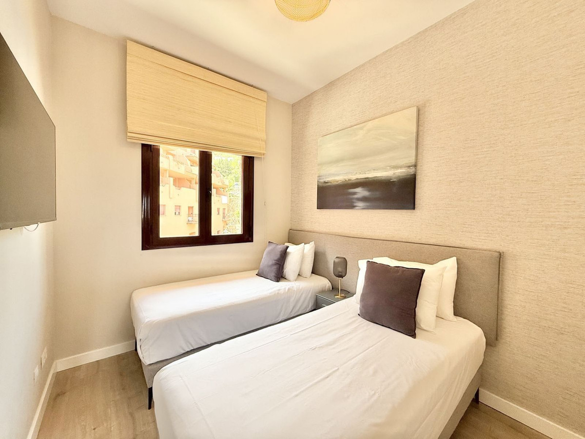 Se vende Apartamento Planta Media de 2 dormitorios en Costa Del Sol, Málaga, España