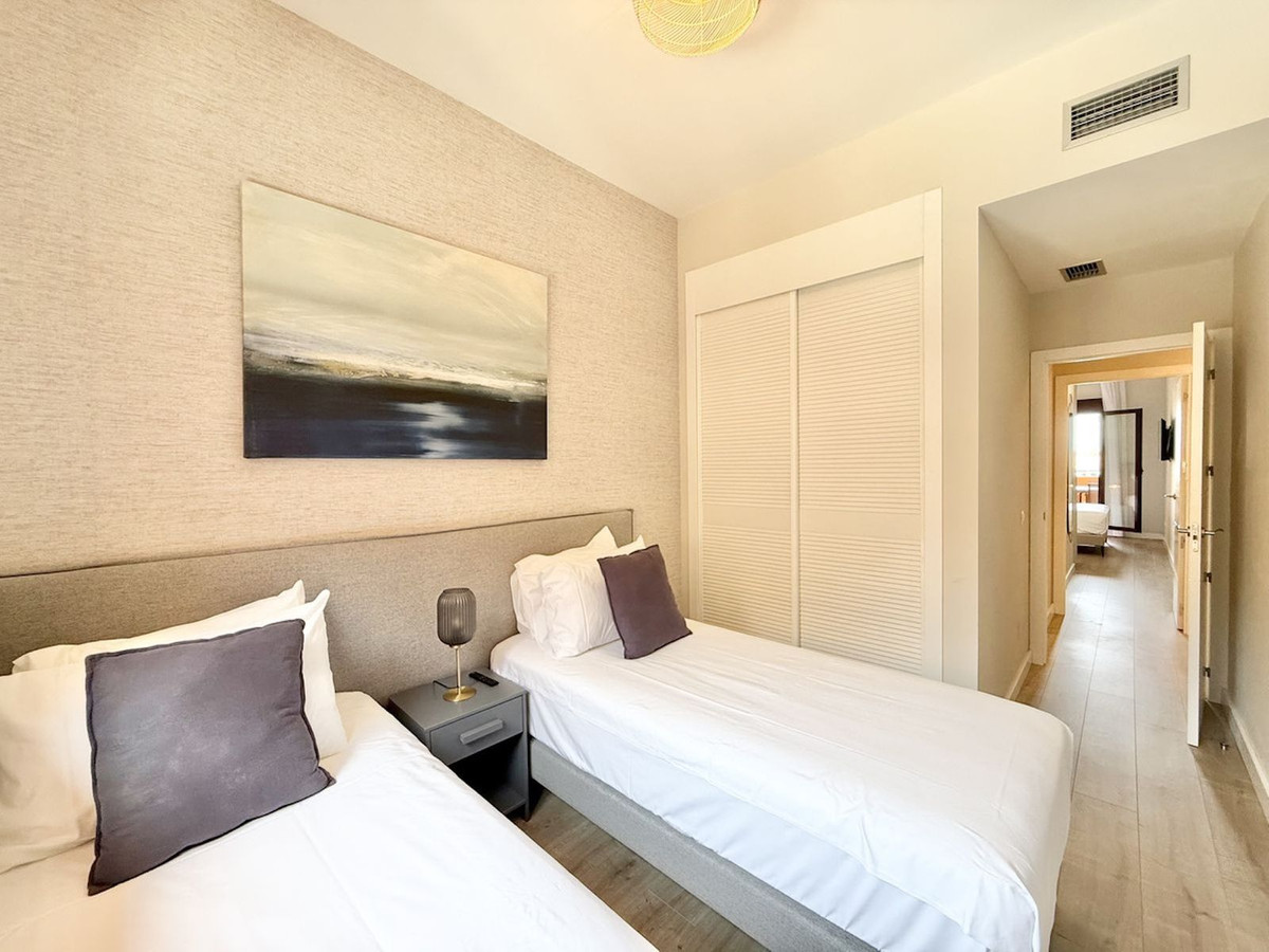 Se vende Apartamento Planta Media de 2 dormitorios en Costa Del Sol, Málaga, España