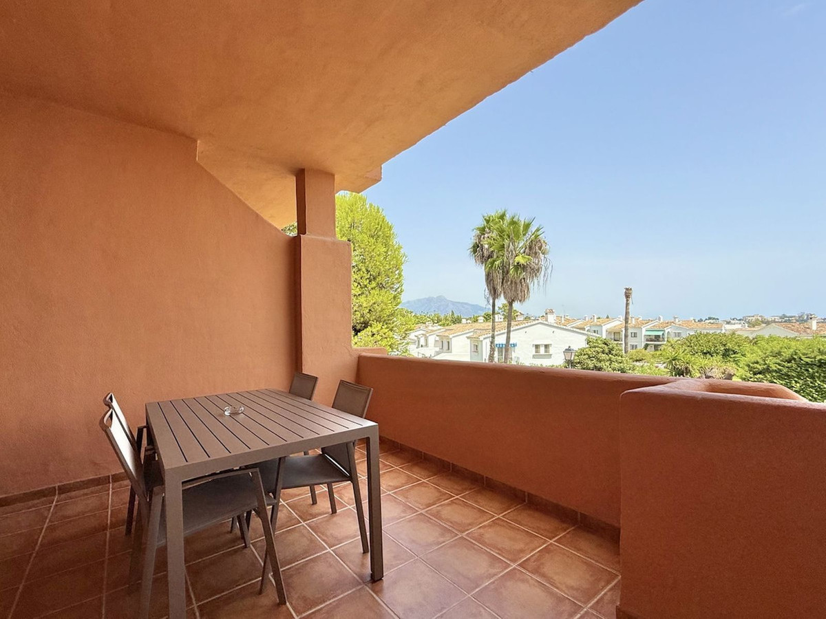 Se vende Apartamento Planta Media de 2 dormitorios en Costa Del Sol, Málaga, España