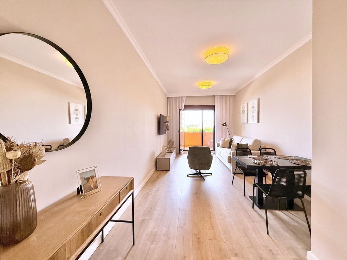 Se vende Apartamento Planta Media de 2 dormitorios en Costa Del Sol, Málaga, España
