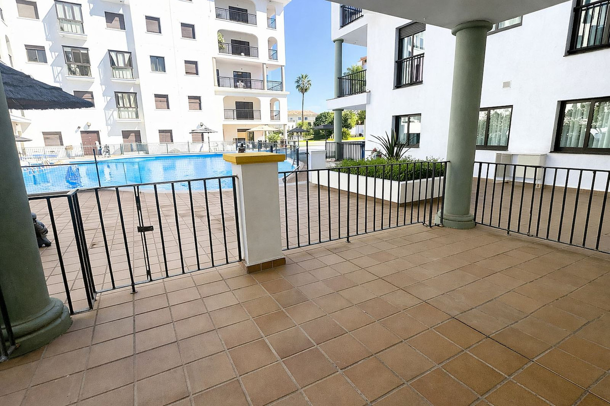 2 Bed Apartment for sale in La Duquesa Costa Del Sol, Málaga, Spain
