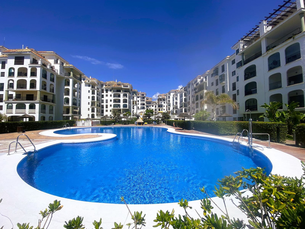 2 Bed Apartment for sale in La Duquesa Costa Del Sol, Málaga, Spain