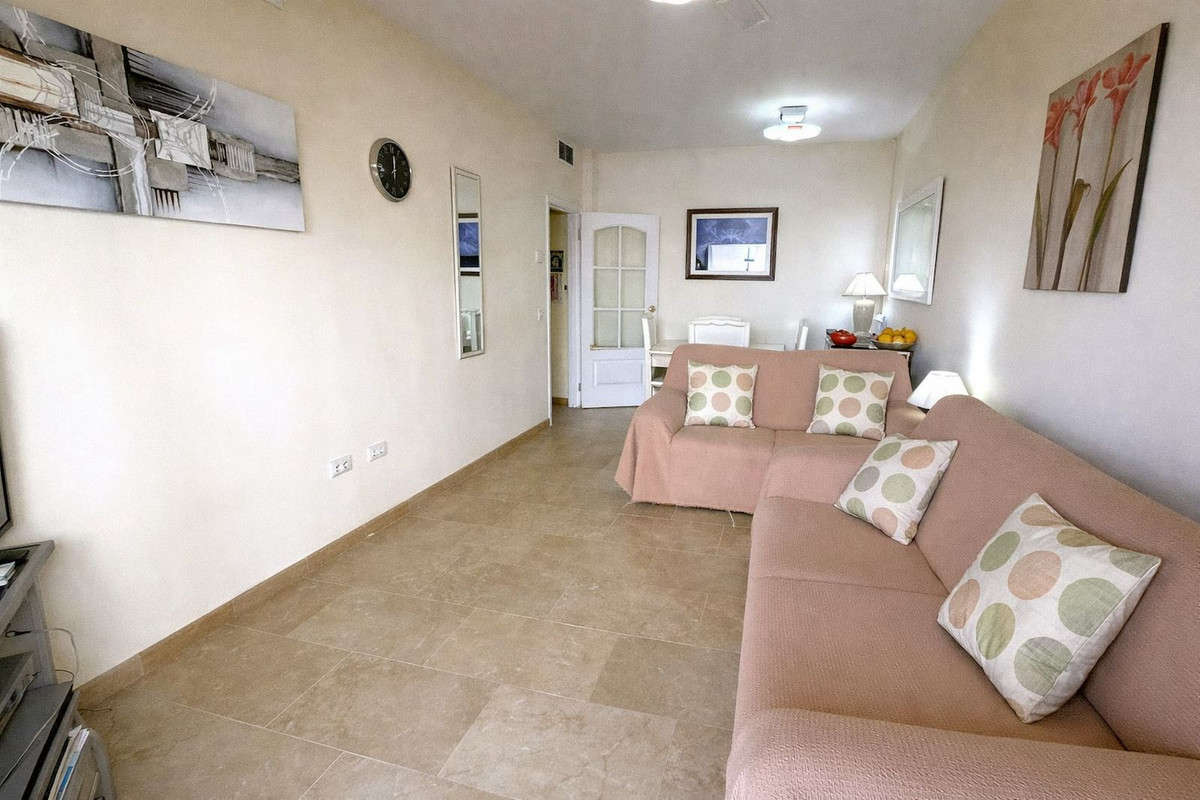 2 Bed Apartment for sale in La Duquesa Costa Del Sol, Málaga, Spain