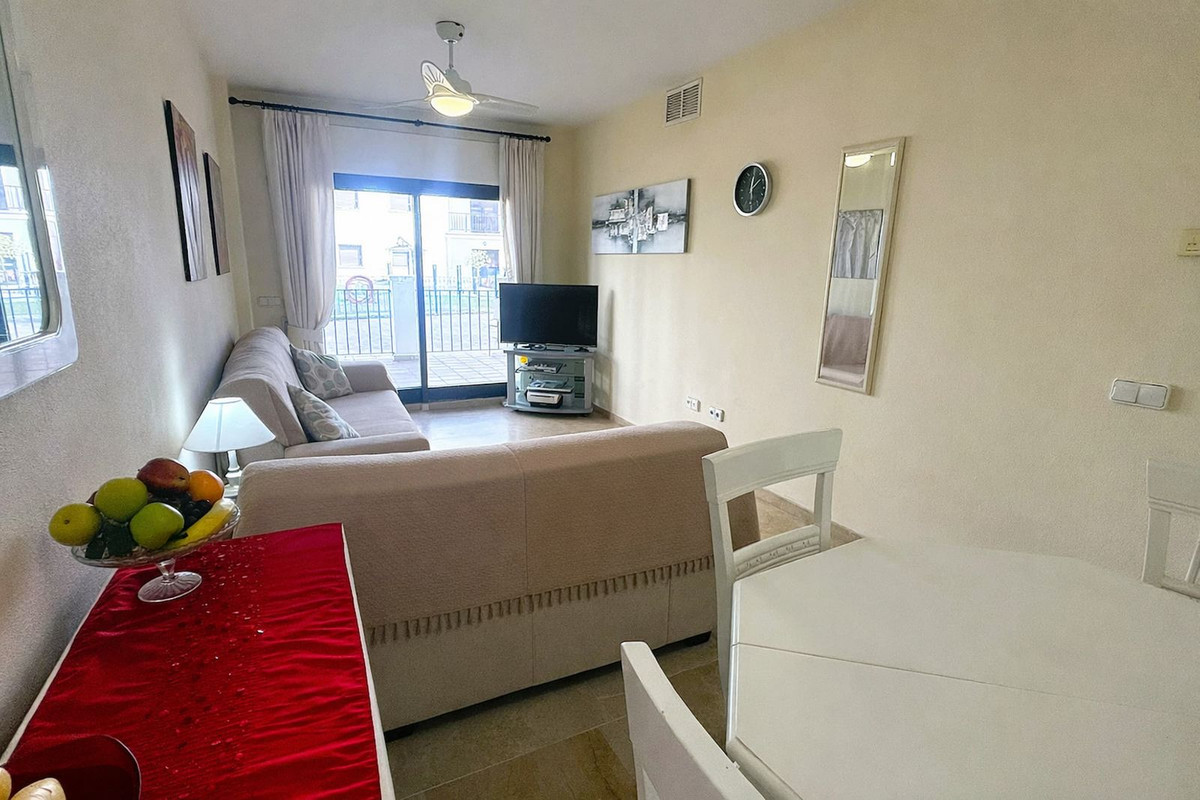 2 Bed Apartment for sale in La Duquesa Costa Del Sol, Málaga, Spain