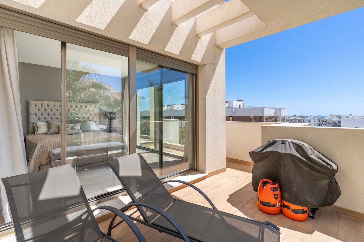Se vende Apartamento en Planta Última de 4 dormitorios en Costa Del Sol, Málaga, España