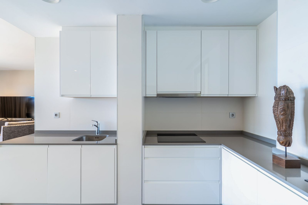 Se vende Apartamento en Planta Última de 4 dormitorios en Costa Del Sol, Málaga, España