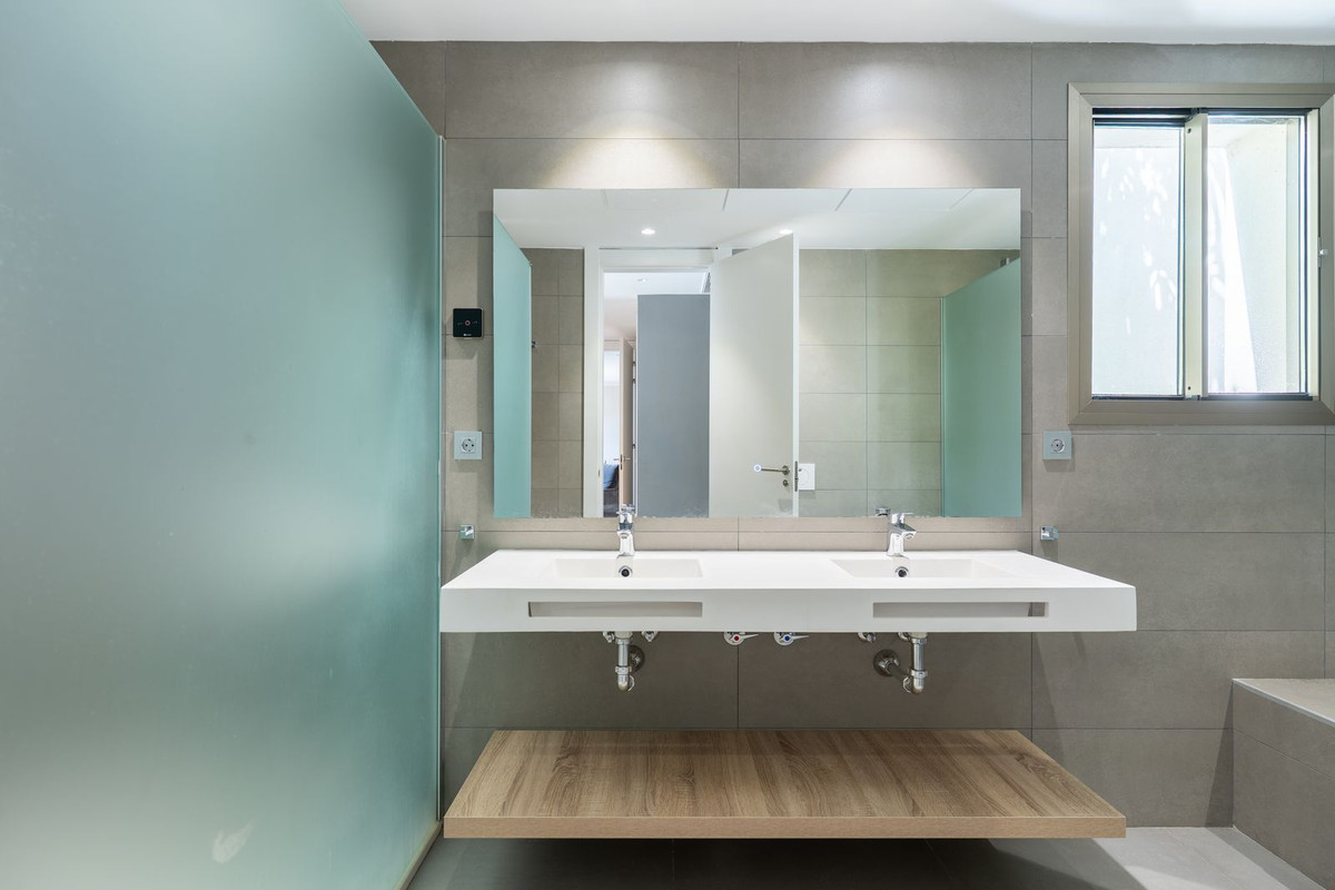 Se vende Apartamento en Planta Última de 4 dormitorios en Costa Del Sol, Málaga, España
