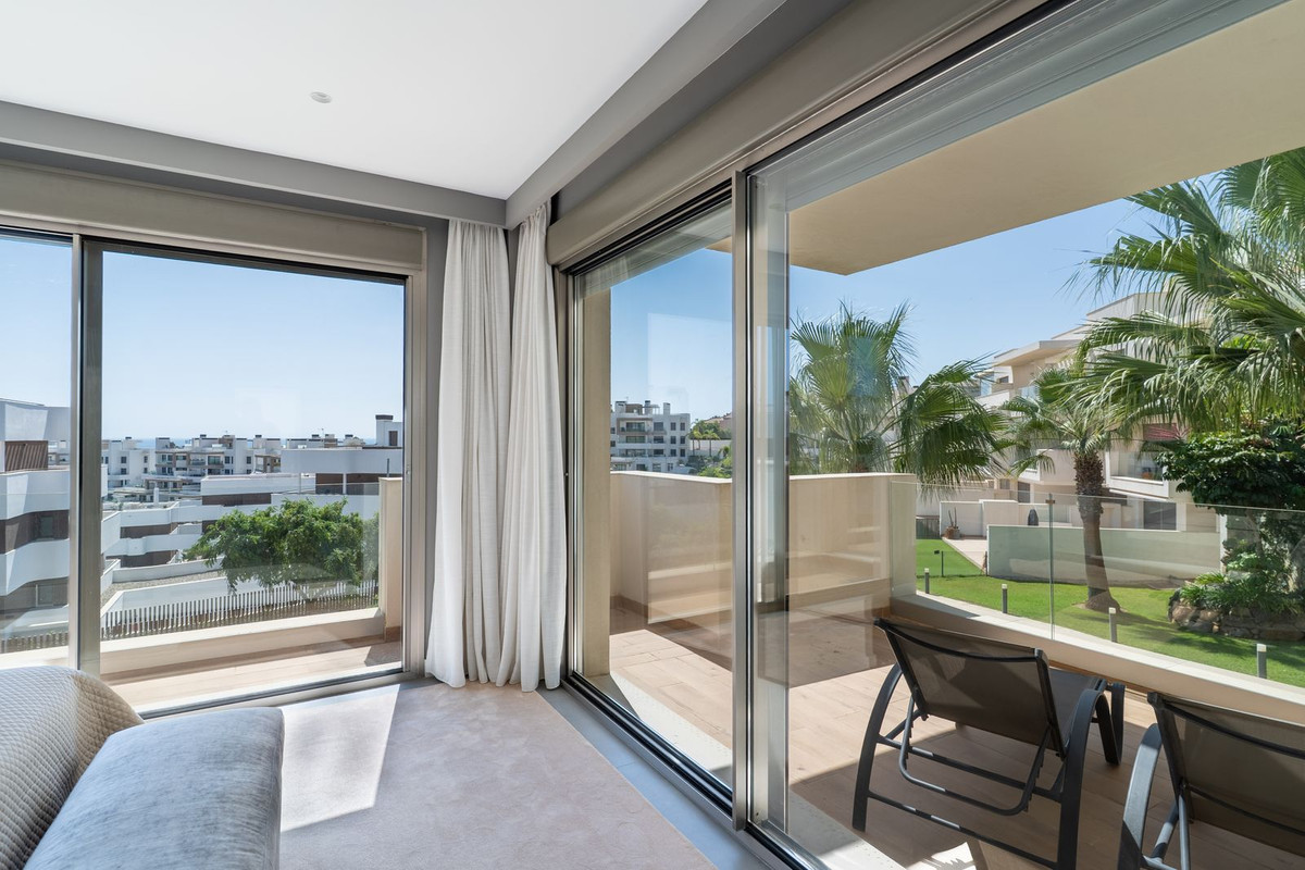 Se vende Apartamento en Planta Última de 4 dormitorios en Costa Del Sol, Málaga, España