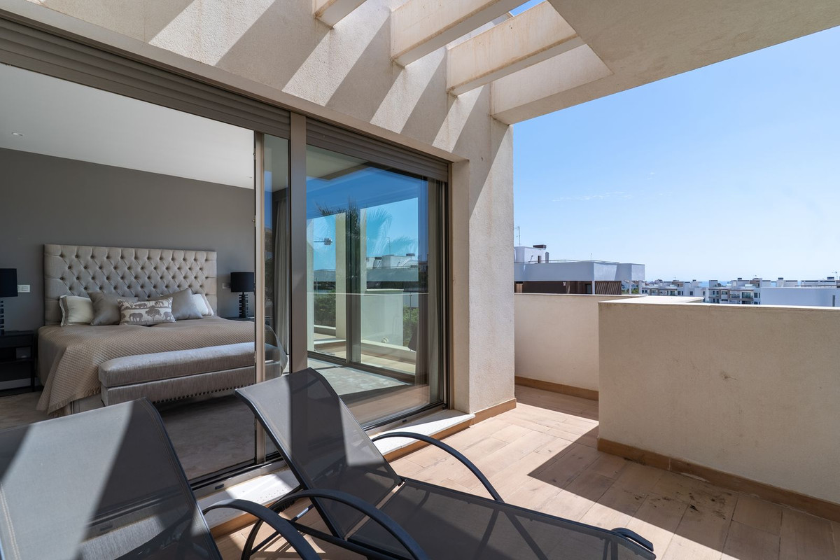 Se vende Apartamento en Planta Última de 4 dormitorios en Costa Del Sol, Málaga, España