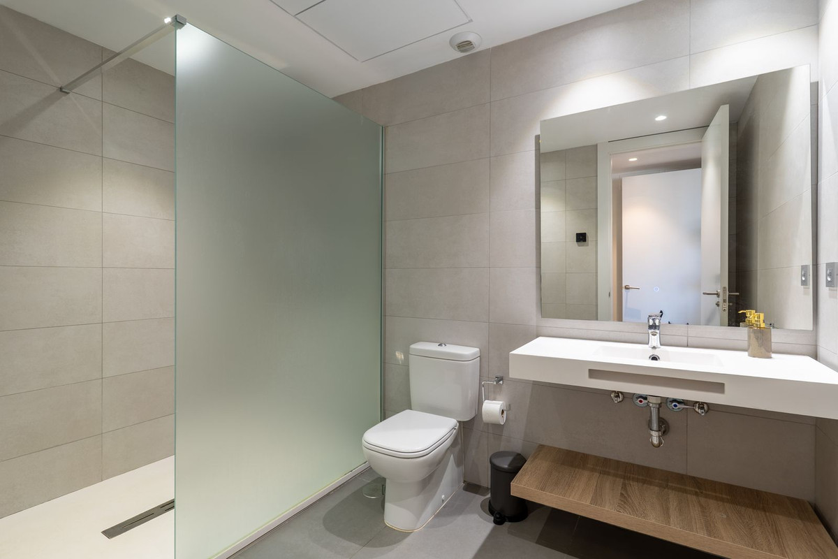 Se vende Apartamento en Planta Última de 4 dormitorios en Costa Del Sol, Málaga, España