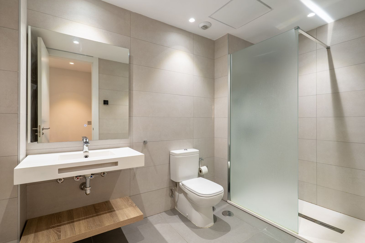 Se vende Apartamento en Planta Última de 4 dormitorios en Costa Del Sol, Málaga, España