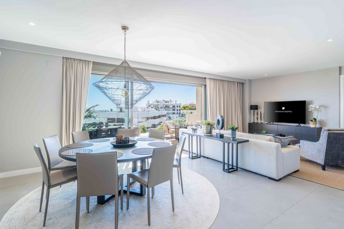 Se vende Apartamento en Planta Última de 4 dormitorios en Costa Del Sol, Málaga, España