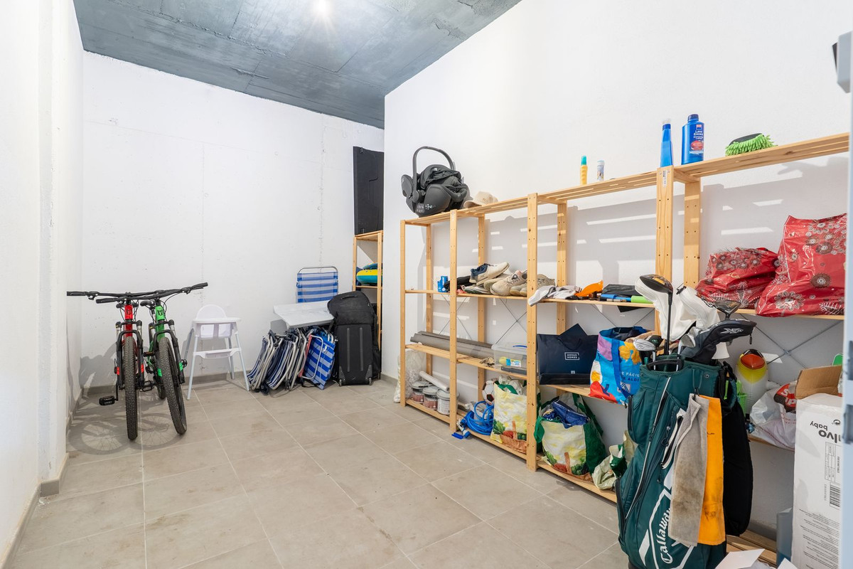 Se vende Apartamento en Planta Última de 4 dormitorios en Costa Del Sol, Málaga, España