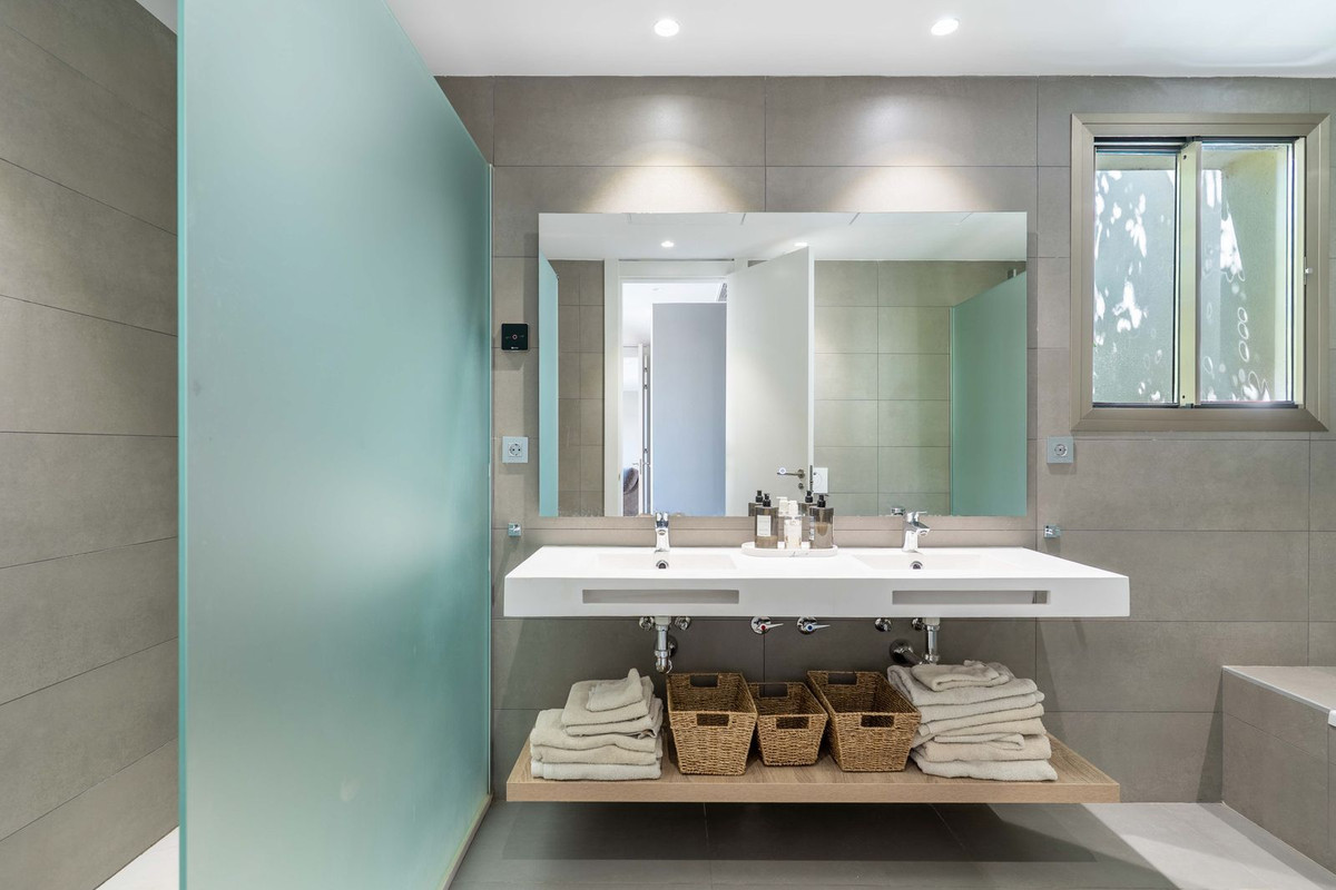 Se vende Apartamento en Planta Última de 4 dormitorios en Costa Del Sol, Málaga, España