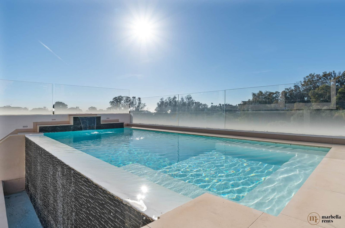 Se vende Pareada de 6 dormitorios en Costa Del Sol, Málaga, España