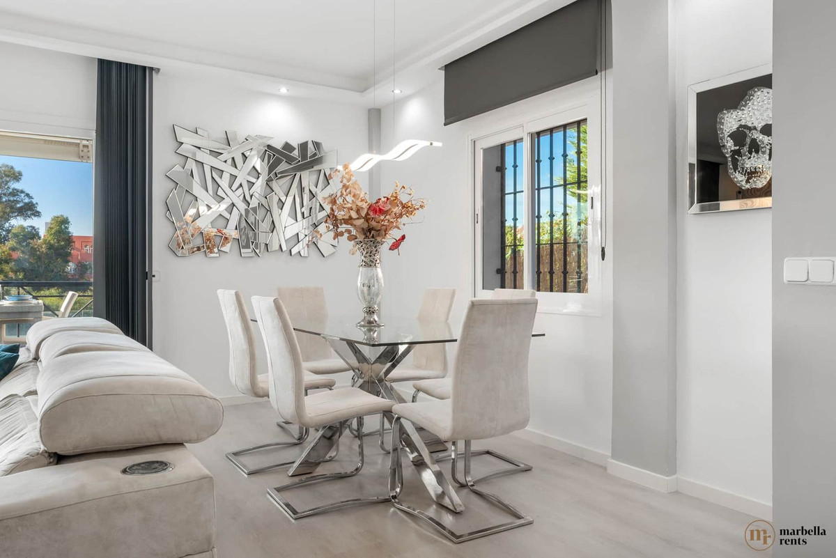 Se vende Pareada de 6 dormitorios en Costa Del Sol, Málaga, España