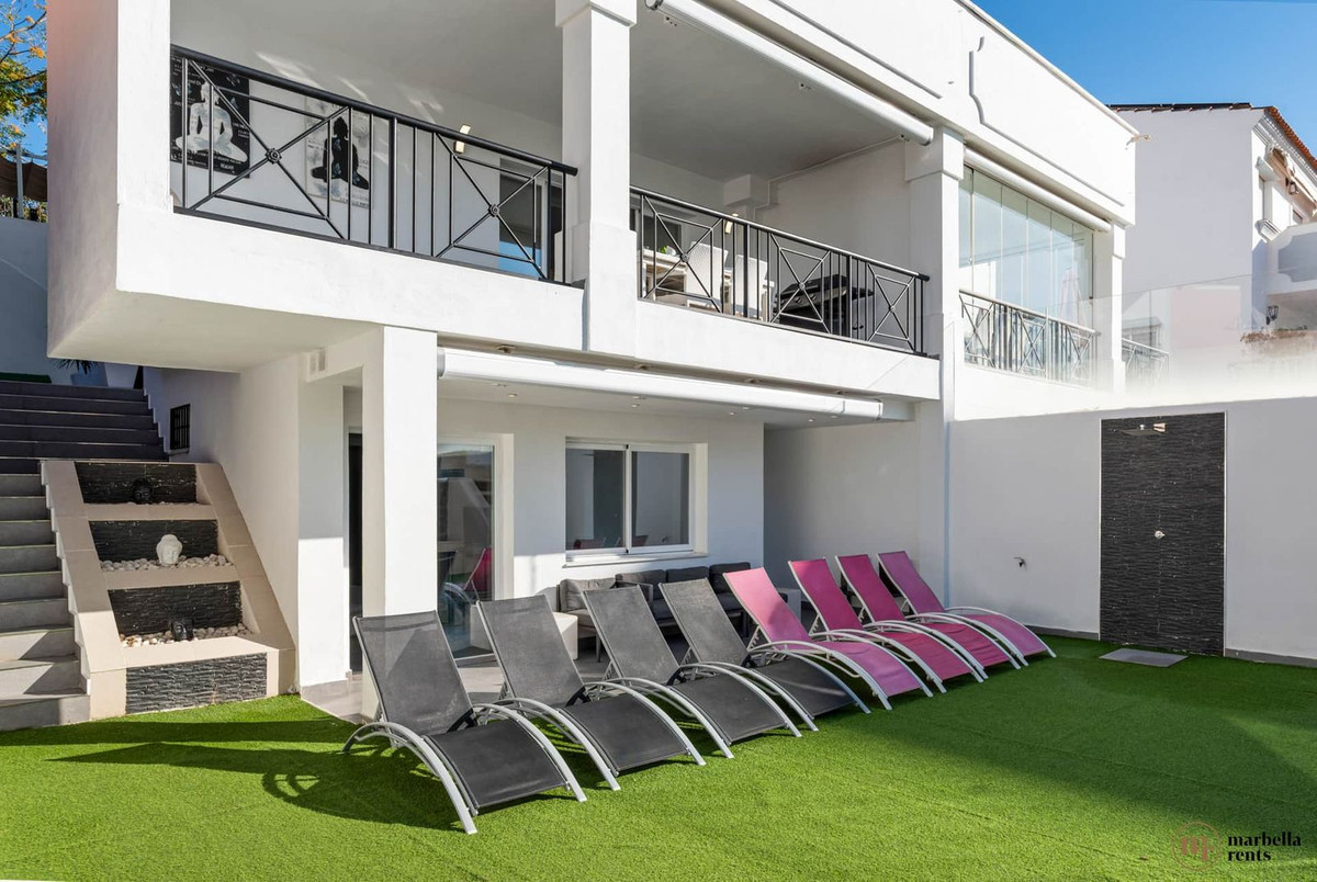 Se vende Pareada de 6 dormitorios en Costa Del Sol, Málaga, España