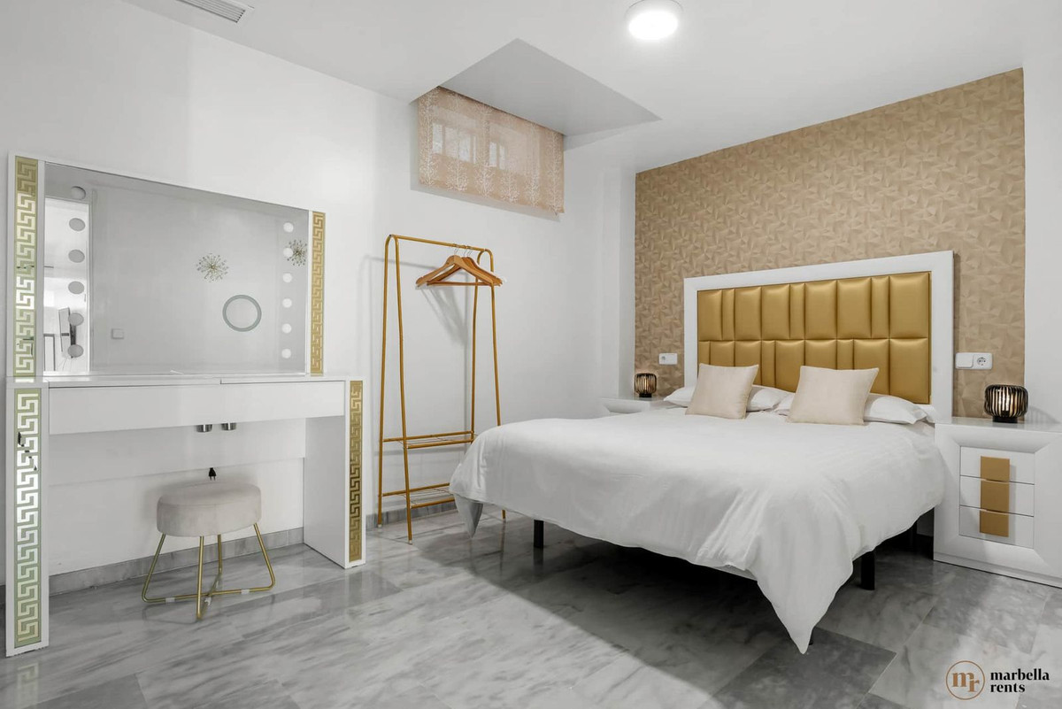 Se vende Pareada de 6 dormitorios en Costa Del Sol, Málaga, España