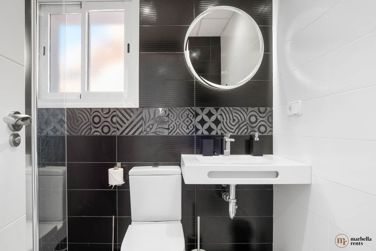 Se vende Pareada de 6 dormitorios en Costa Del Sol, Málaga, España