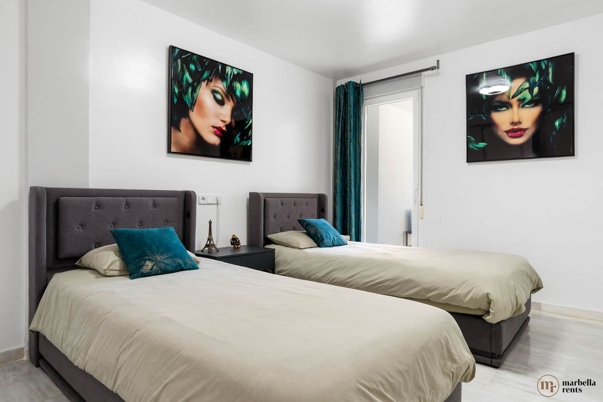Se vende Pareada de 6 dormitorios en Costa Del Sol, Málaga, España