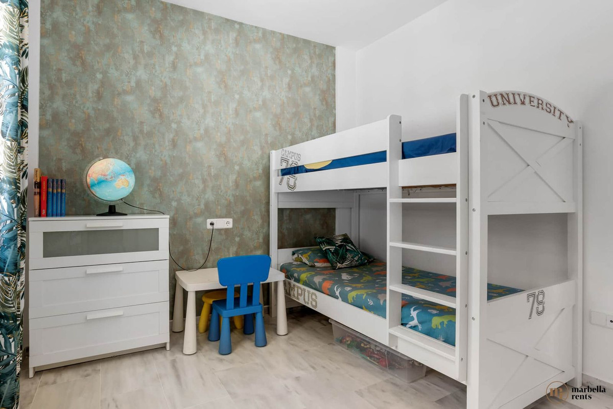 Se vende Pareada de 6 dormitorios en Costa Del Sol, Málaga, España