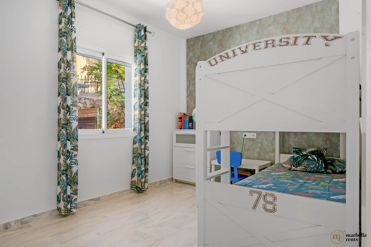 Se vende Pareada de 6 dormitorios en Costa Del Sol, Málaga, España
