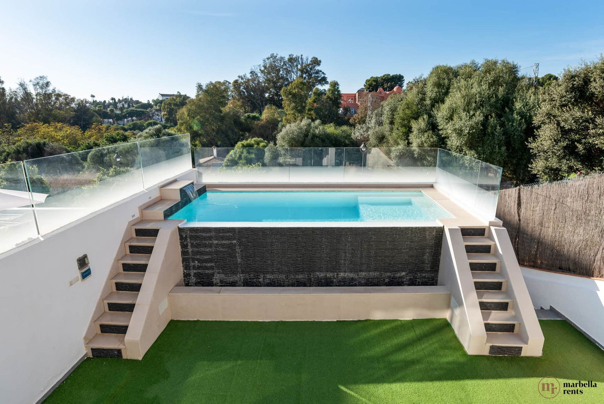 Se vende Pareada de 6 dormitorios en Costa Del Sol, Málaga, España
