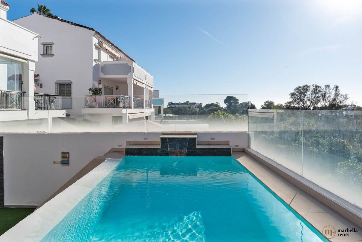 Se vende Pareada de 6 dormitorios en Costa Del Sol, Málaga, España