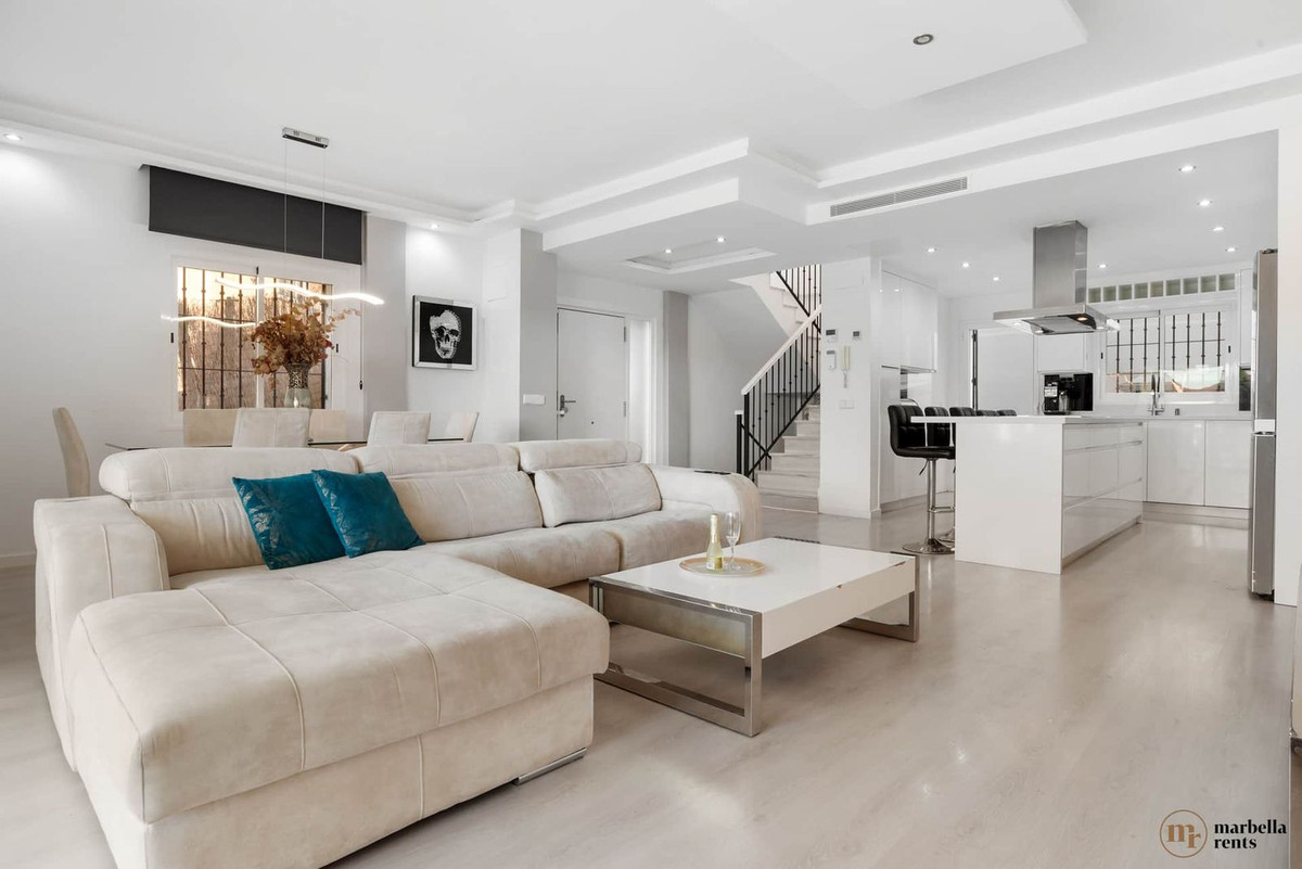 Se vende Pareada de 6 dormitorios en Costa Del Sol, Málaga, España