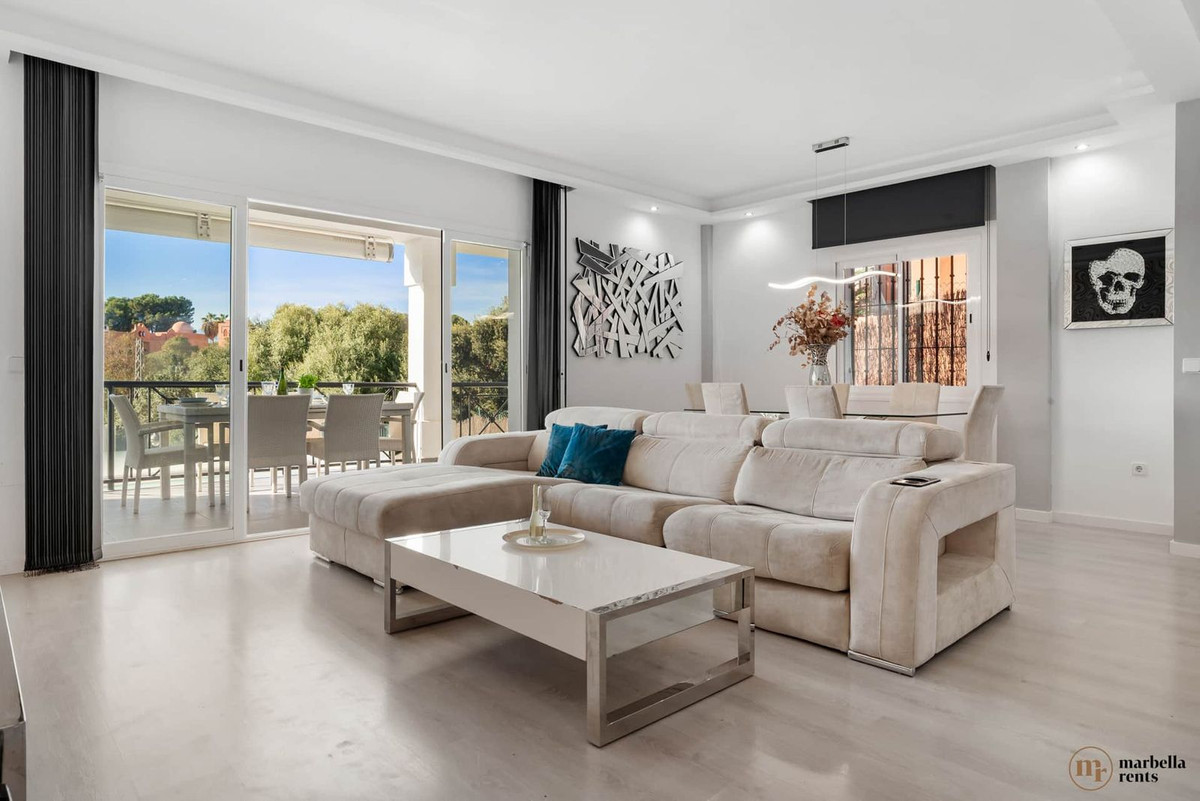 Se vende Pareada de 6 dormitorios en Costa Del Sol, Málaga, España