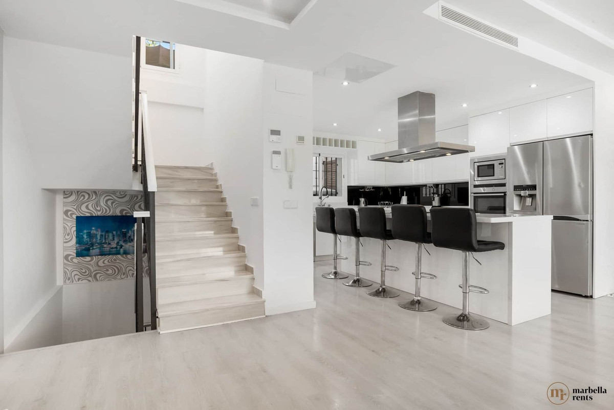 Se vende Pareada de 6 dormitorios en Costa Del Sol, Málaga, España