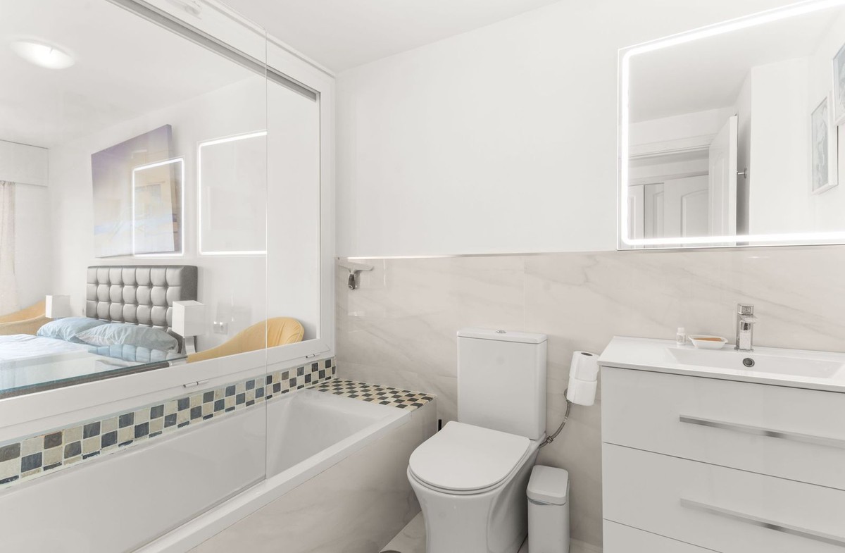 2 Bed Apartment for sale in Atalaya Costa Del Sol, Málaga, Spain