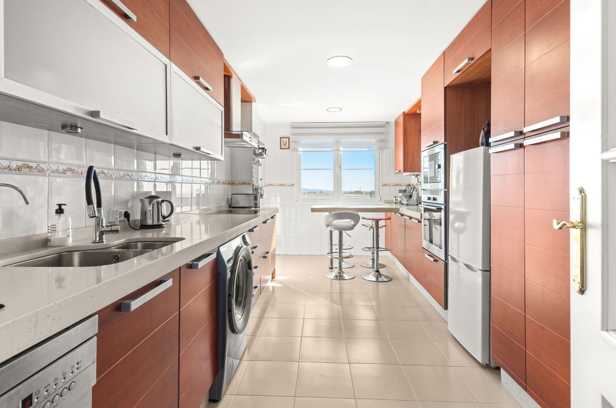 2 Bed Apartment for sale in Atalaya Costa Del Sol, Málaga, Spain