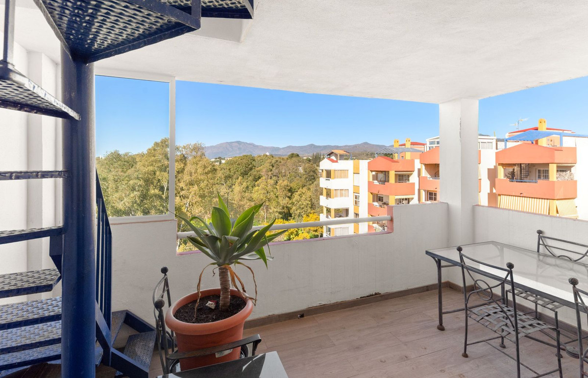 2 Bed Apartment for sale in Atalaya Costa Del Sol, Málaga, Spain