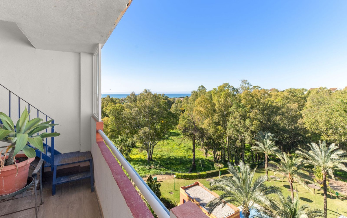 2 Bed Apartment for sale in Atalaya Costa Del Sol, Málaga, Spain