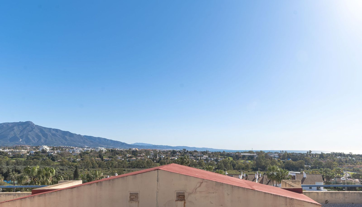 2 Bed Apartment for sale in Atalaya Costa Del Sol, Málaga, Spain