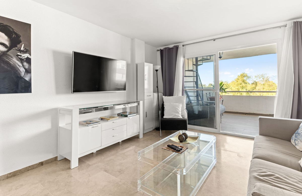 2 Bed Apartment for sale in Atalaya Costa Del Sol, Málaga, Spain