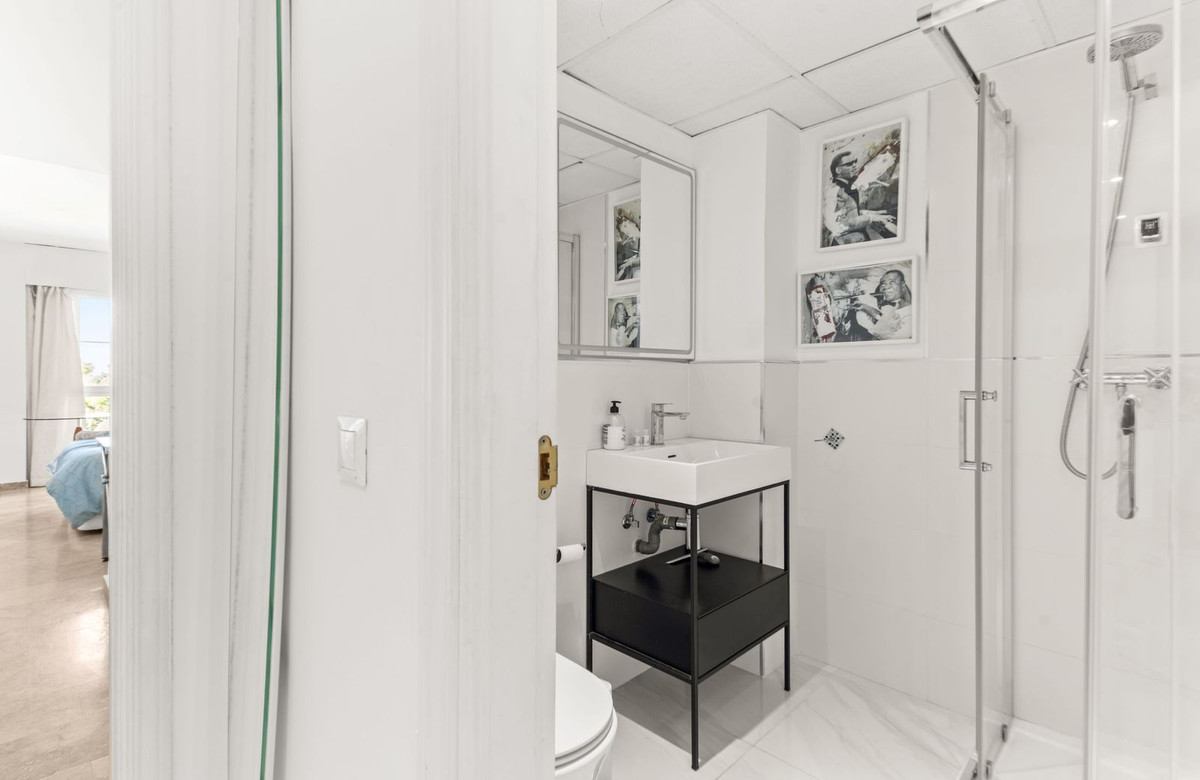 2 Bed Apartment for sale in Atalaya Costa Del Sol, Málaga, Spain