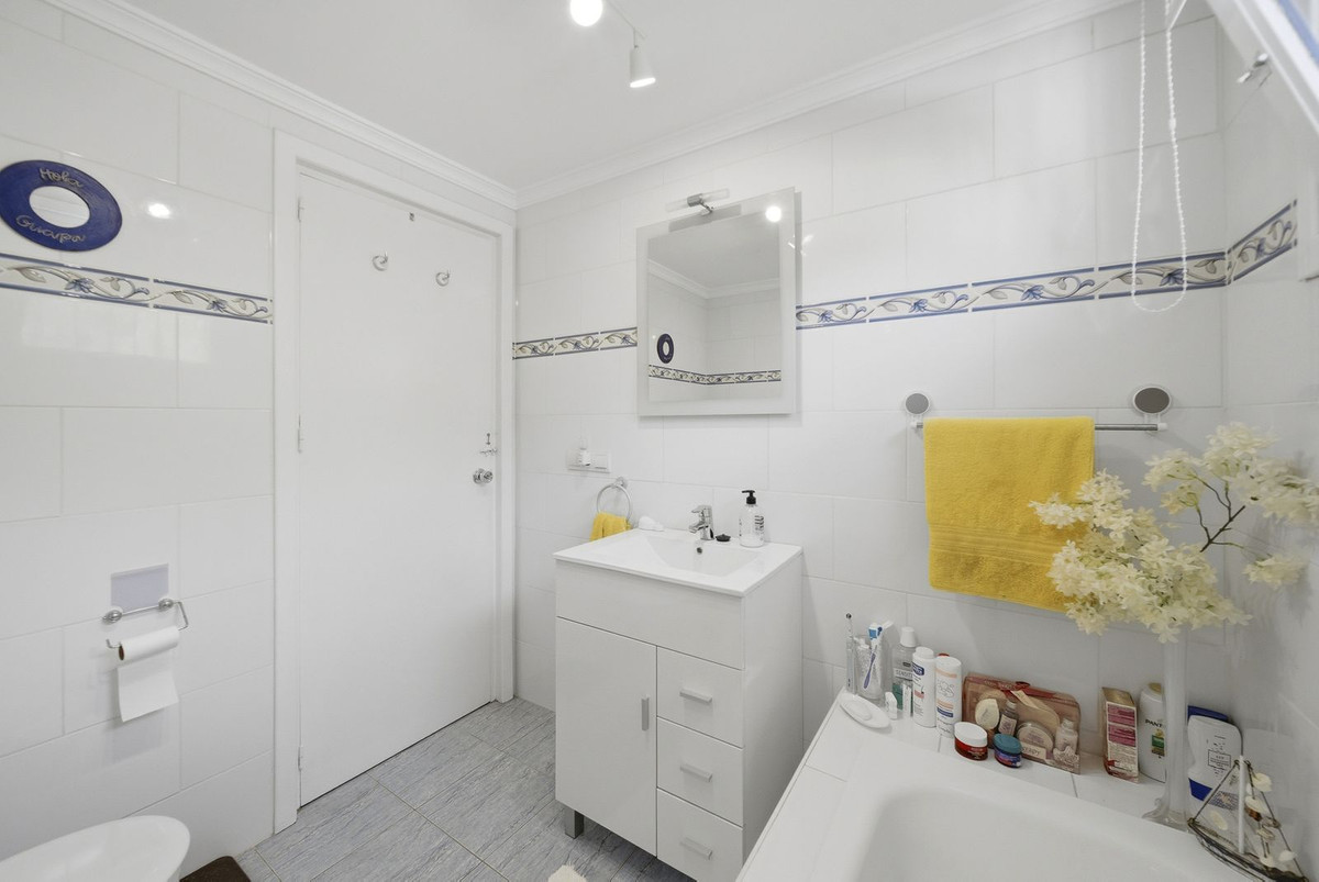 Se vende Apartamento Planta Media de 1 dormitorios en Costa Del Sol, Málaga, España