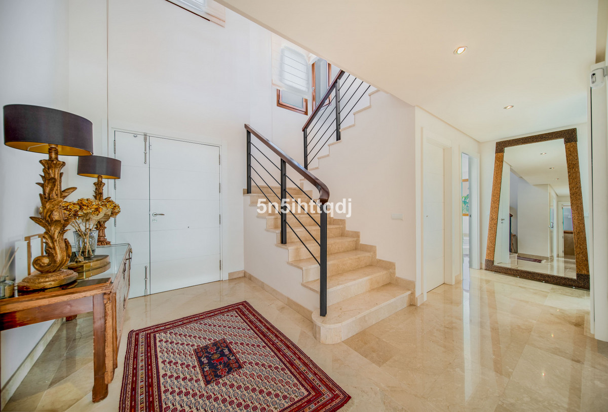 Se vende Villa - Chalet de 5 dormitorios en Costa Del Sol, Málaga, España