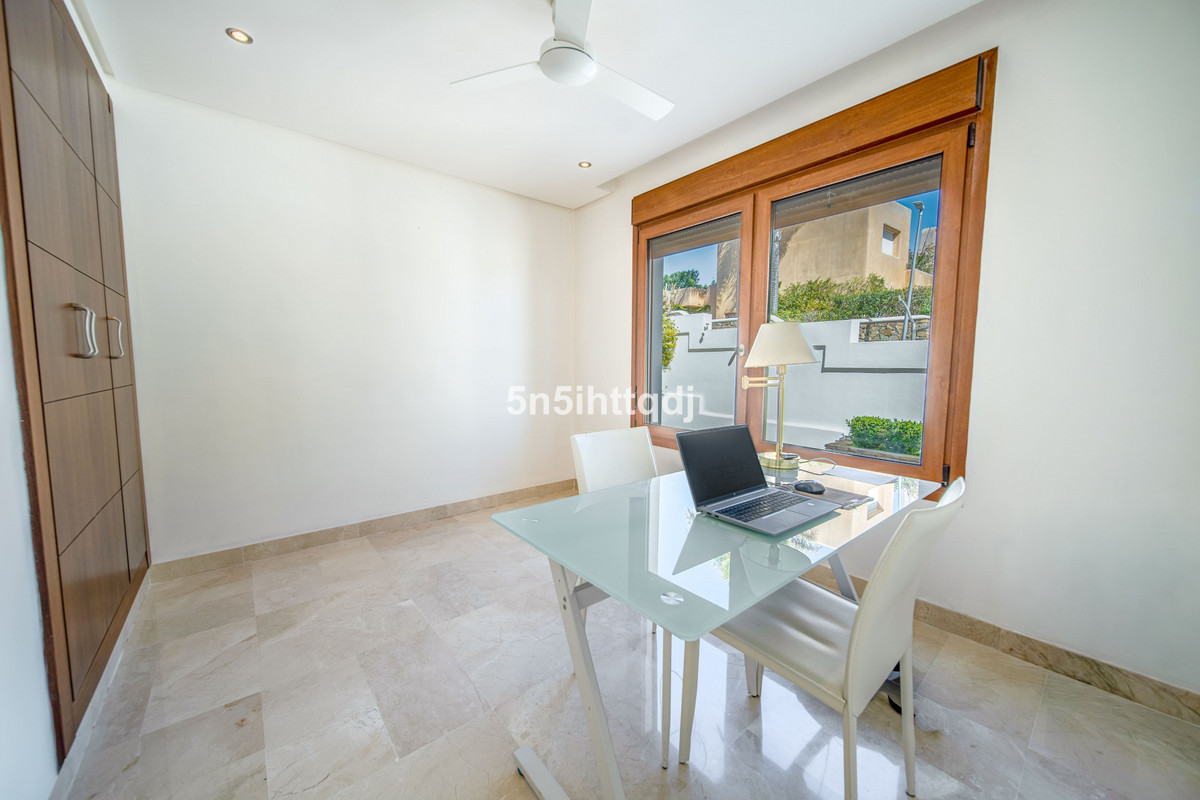 Se vende Villa - Chalet de 5 dormitorios en Costa Del Sol, Málaga, España