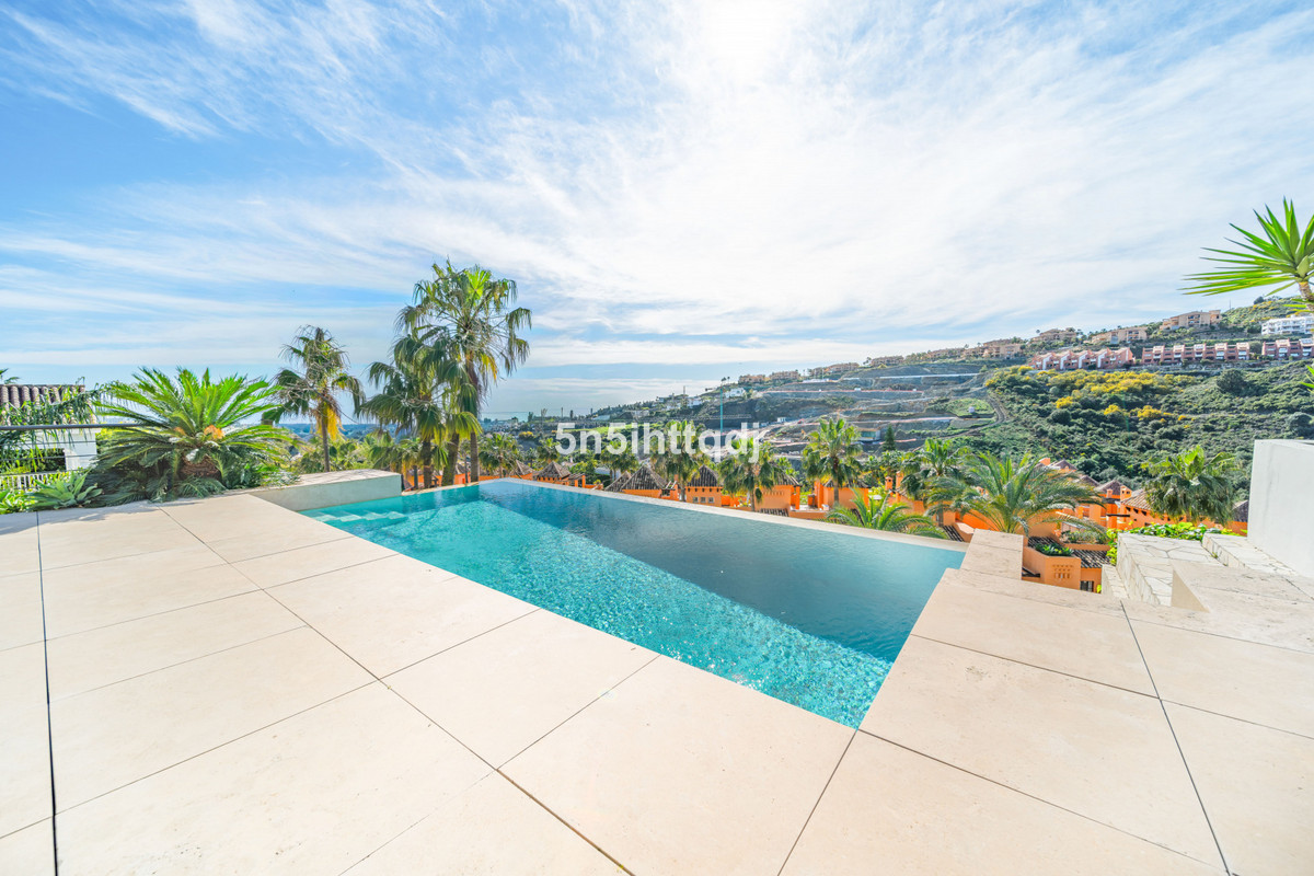 Se vende Villa - Chalet de 5 dormitorios en Costa Del Sol, Málaga, España