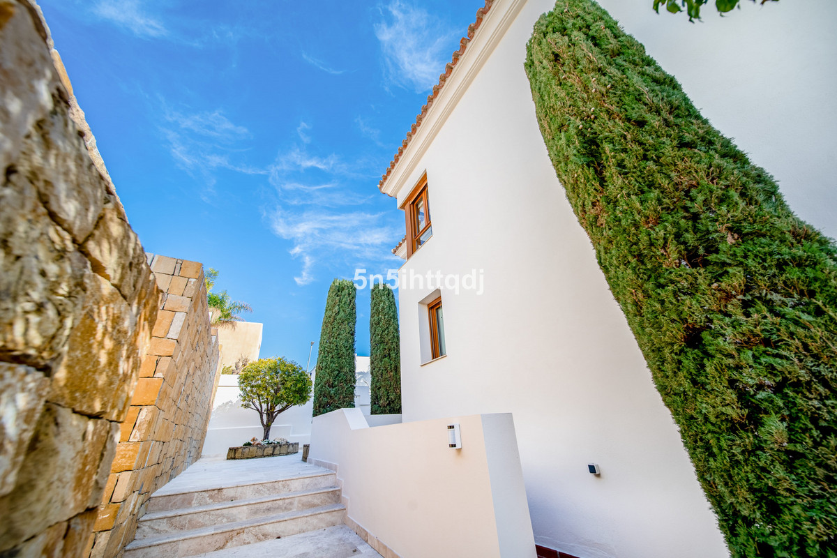 Se vende Villa - Chalet de 5 dormitorios en Costa Del Sol, Málaga, España