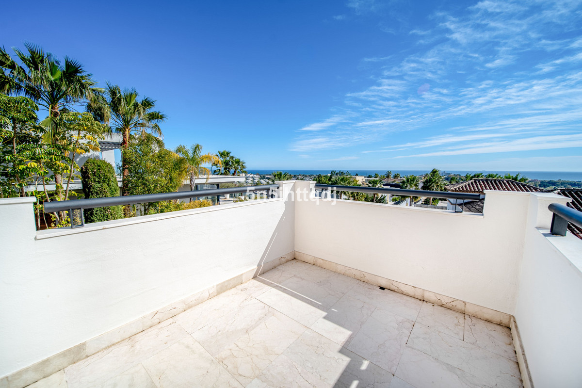 Se vende Villa - Chalet de 5 dormitorios en Costa Del Sol, Málaga, España