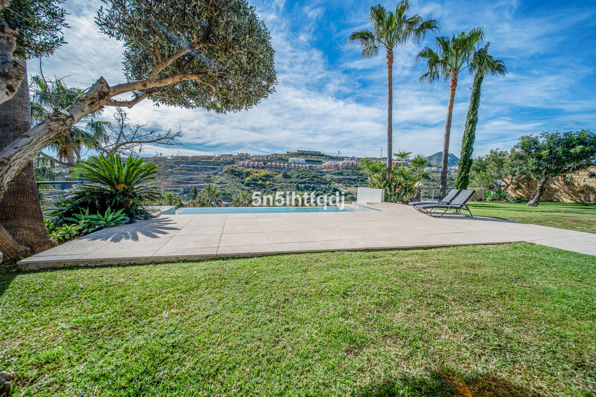 Se vende Villa - Chalet de 5 dormitorios en Costa Del Sol, Málaga, España