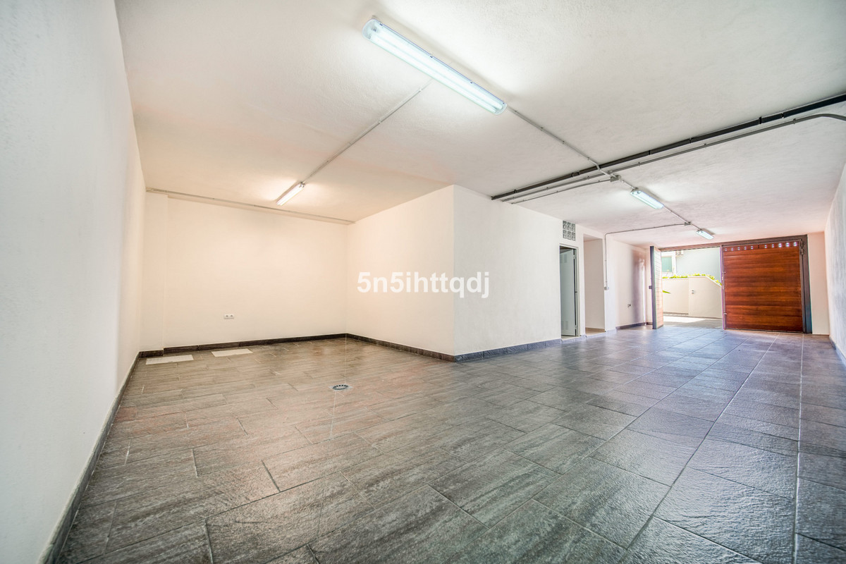 Se vende Villa - Chalet de 5 dormitorios en Costa Del Sol, Málaga, España